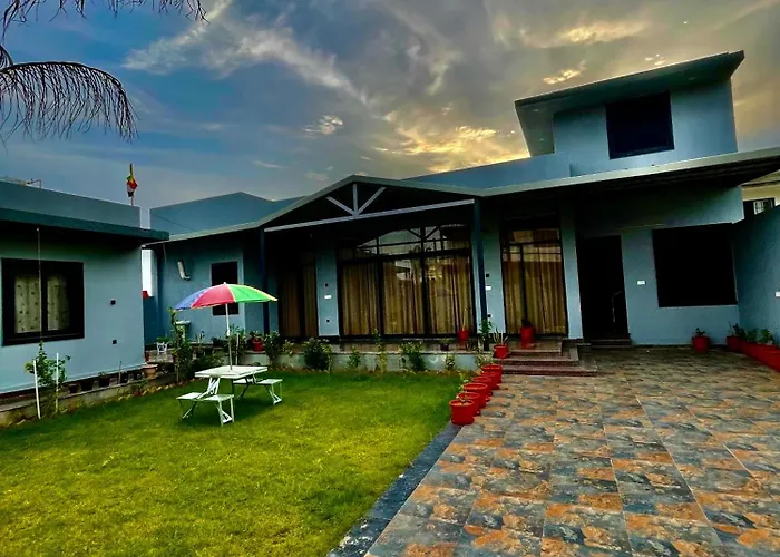Zenroofs - Pool Farm House