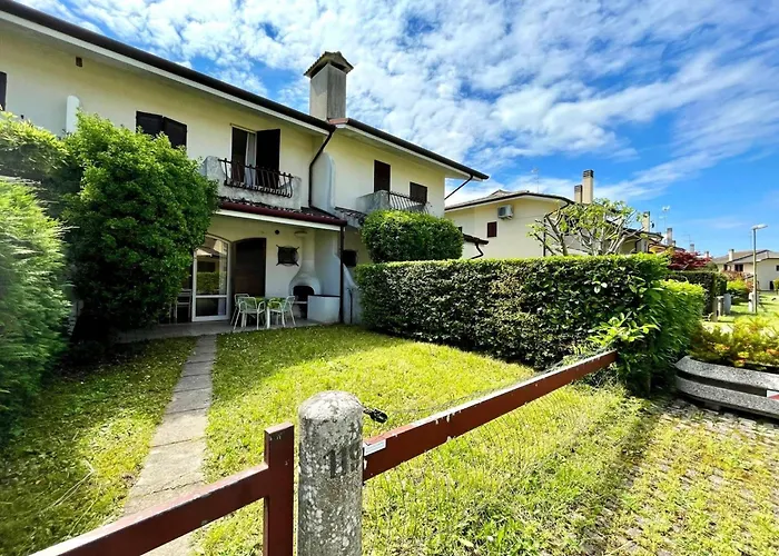 Relax In A Villa With Private Garden