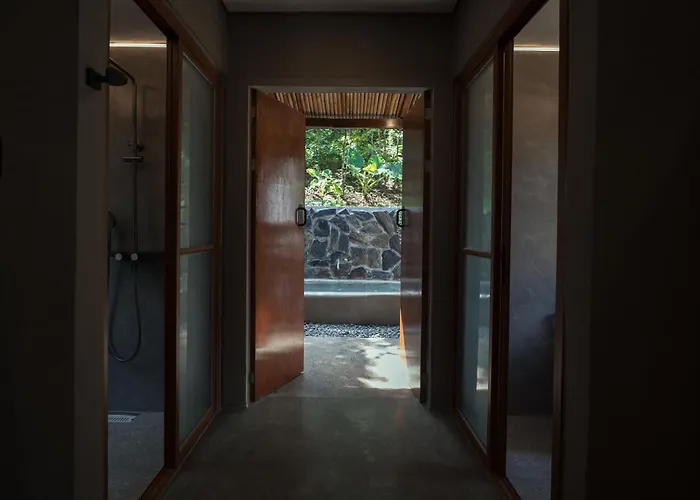 Inigtan Lio Villas