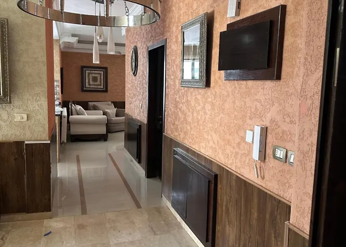 Luxurious 5 Bedroom Furnished Villa Superb Locationفيلا فخمه