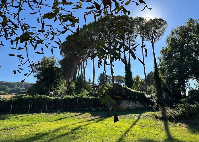 Villa With Garden Near Rome For Groups & Families