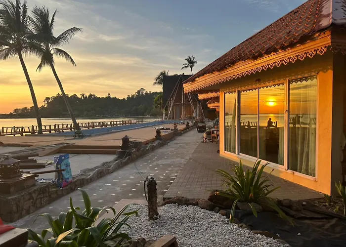 Best Seller Beach Villa Full View At Kohchang Resort