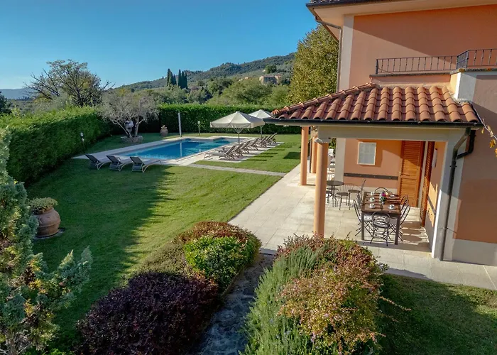 Villino Blu 12 Pax Villa In Tuscany With Private Pool