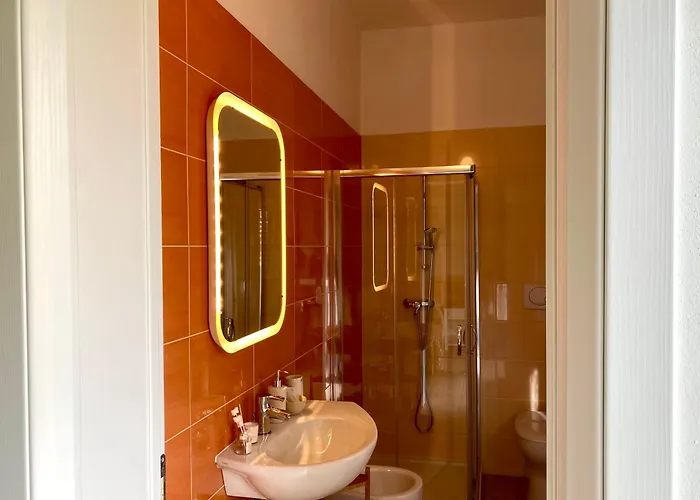 The Green Gate - Airport Guest House