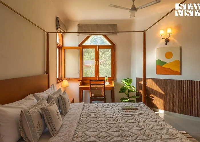 Stayvista At The Birdwood Estate With Gym And Pool