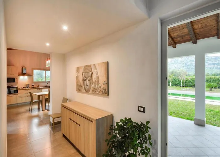 Spacious Villa In Siracusa With Private Garden