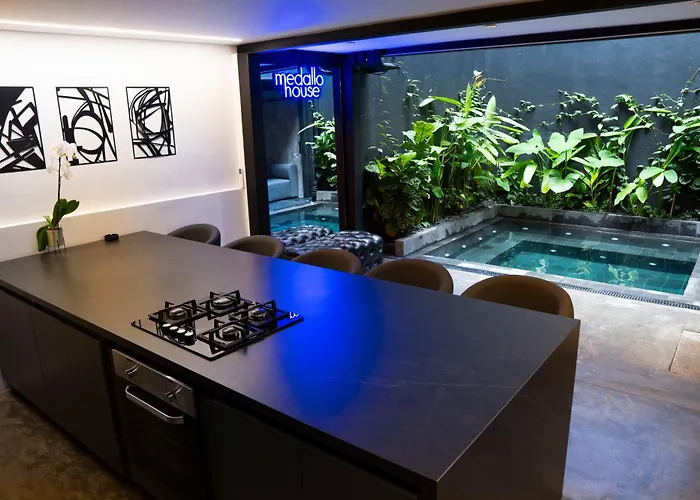Provenza Luxury Parque Lleras D'House, Happy House