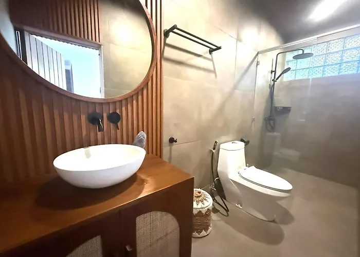 De Cinta Villa - Kuta - 6 Bedrooms - Heart Of Kuta