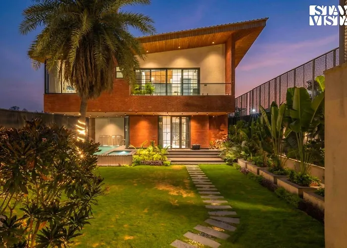 Stayvista At Palm Tree Breeze With Pool, Bonfire