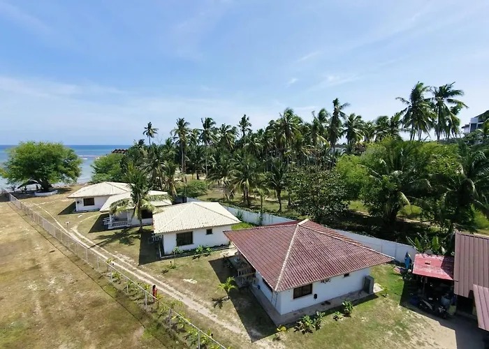 Tropical Oasis-Private Access Beachfront Kubo