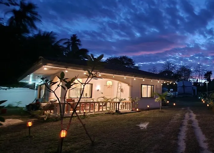 Tropical Oasis-Private Access Beachfront Kubo