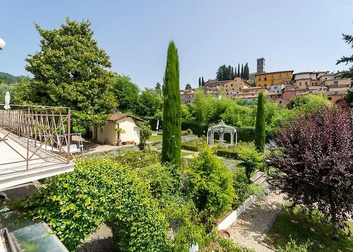 Villa Fiorentina - Private Oasis in Barga Town
