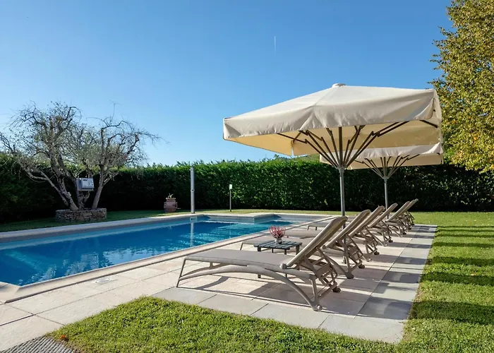 Villa In Tuscany With Private Pool & Views