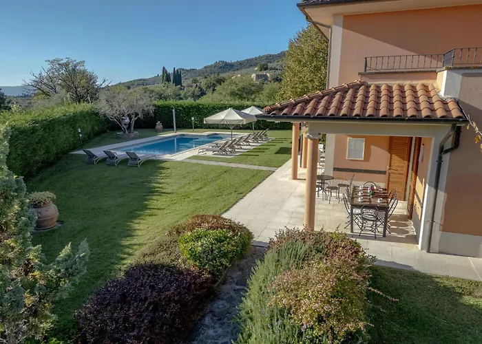 Villa In Tuscany With Pool