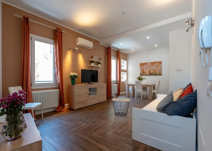 Gold Apartment