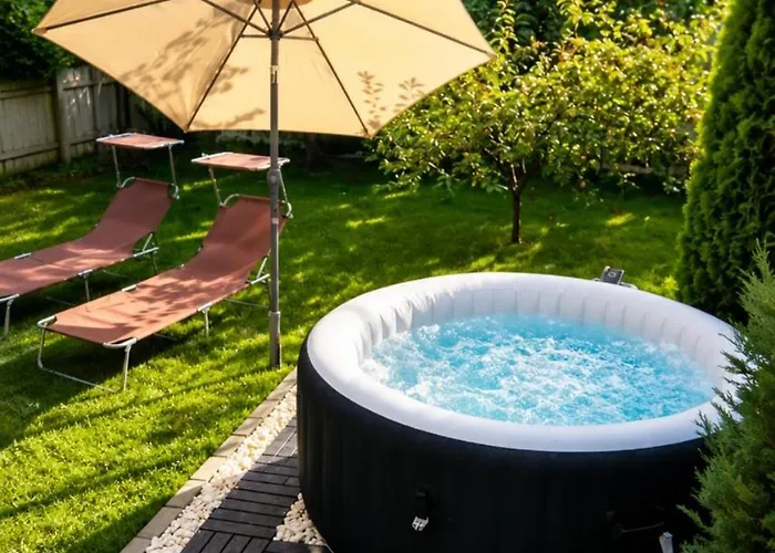 The Green House - Jacuzzi & Garden Escape