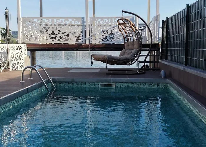 Belgrade River House