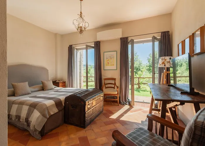 Villa Amelia - Luxury Retreat With Pool, Umbria