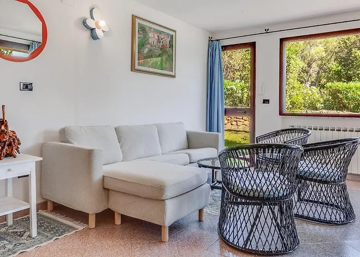 Villa Sole Relax e verde a Baja Sardinia