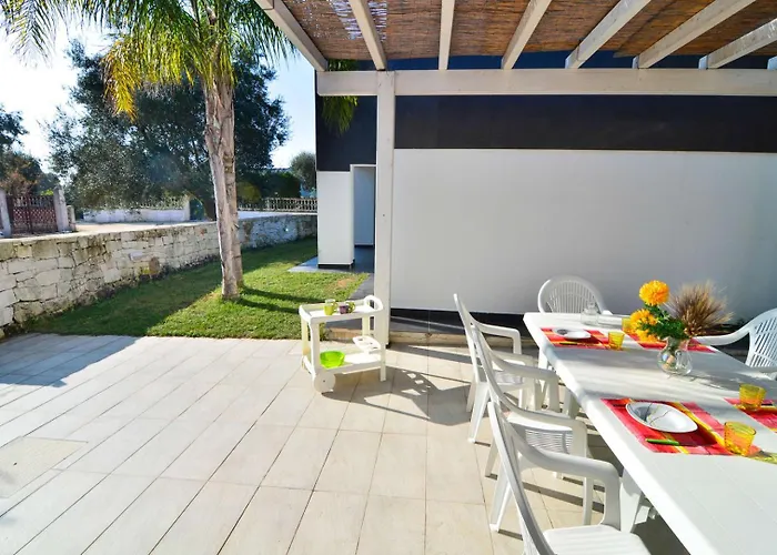 Boomerang Villas 2 - Villa Giusi con Jacuzzi nel Boomerang Village a Torre Colimena