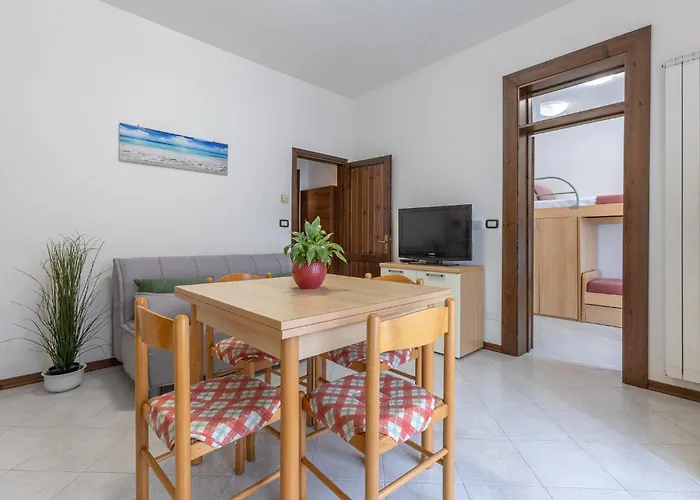 Guesthost - Lido Delle Nazioni Villa With Parking
