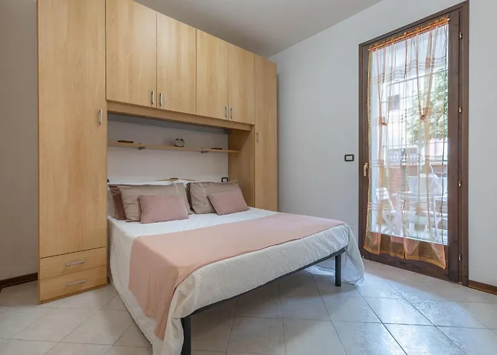 Guesthost - Lido Delle Nazioni Villa With Parking