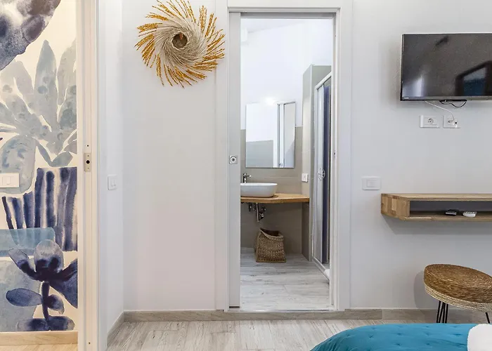 NURAS - Affittacamere L'Azzurra - Double bedrooms private bathroom&seaview solarium