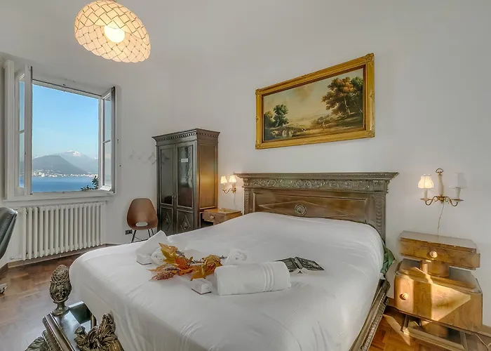Villa Incanto Sul Lago Lake Front - Happy Rentals
