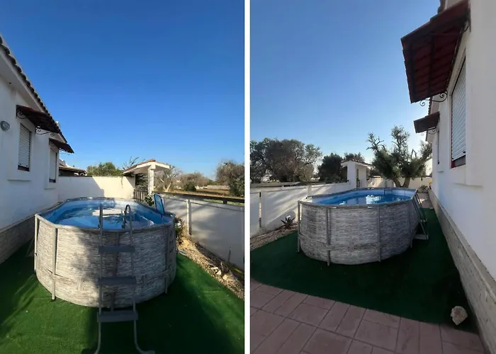Villa Antonella con piscina nel Boomerang Village a Torre Colimena