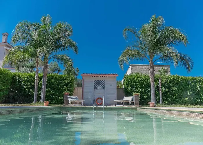 Villa IslaMaris con Piscina nel Boomerang Village a Torre Colimena