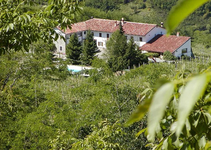 Villa con piscina: Agriturismo Rupestr