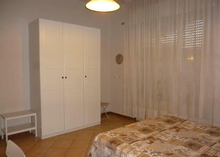 Eurotravel Bed And Car